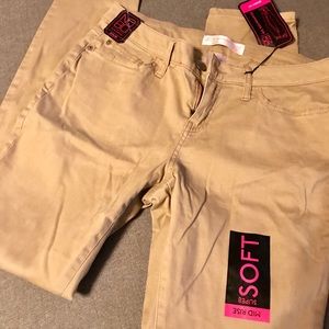 No boundaries super soft size 11 khaki jeans